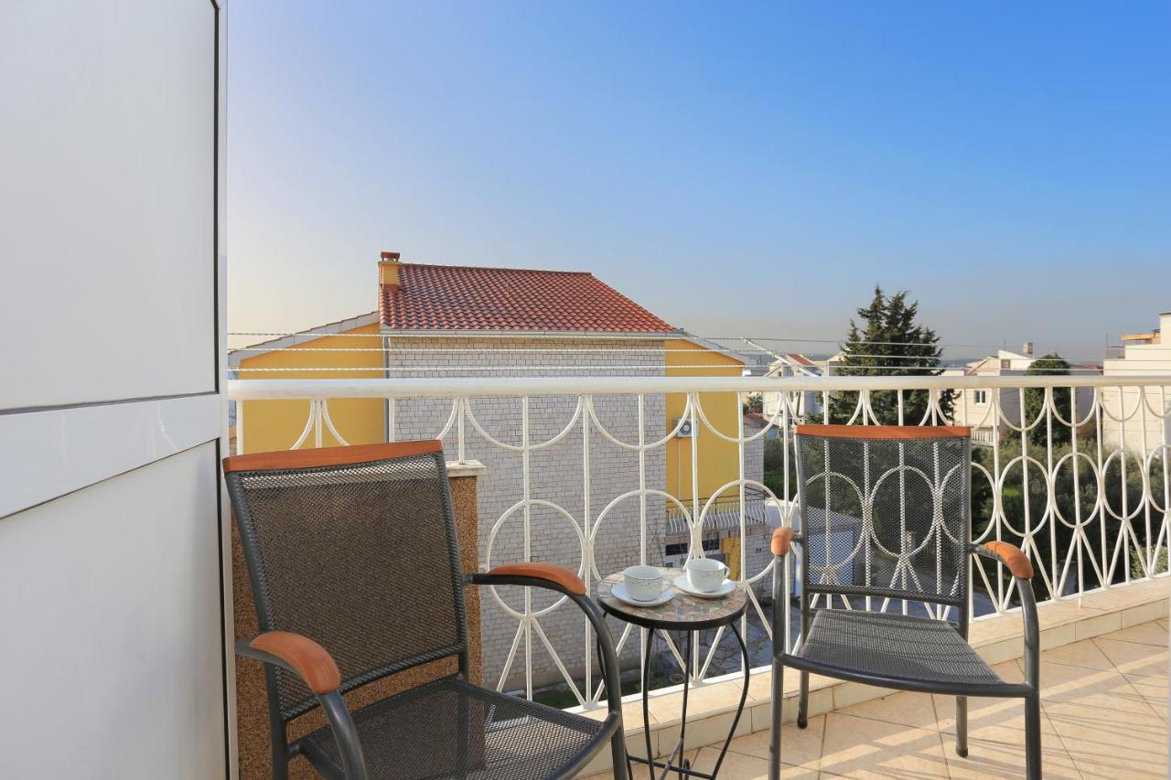 Apartments And Rooms With Parking Space Kastel Stafilic, Kastela - 18673 Exterior foto